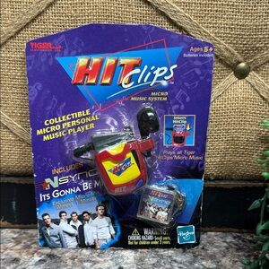 Hasbro Hit Clips Micro Music Player - Red and Blue